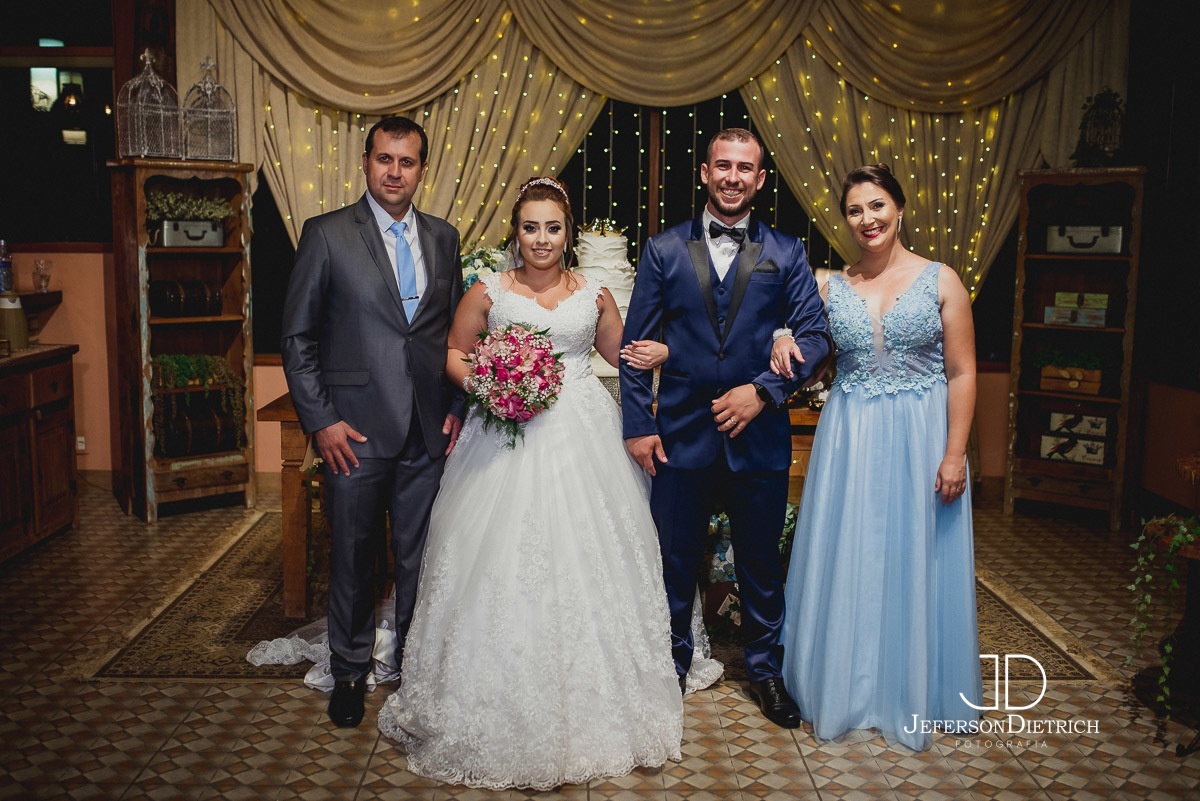 Fotografia com os padrinhos do noivo