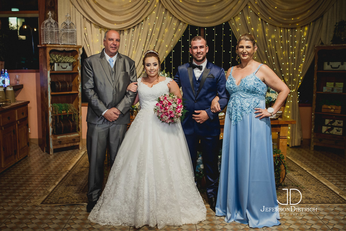 Fotografia com os padrinhos do noivo