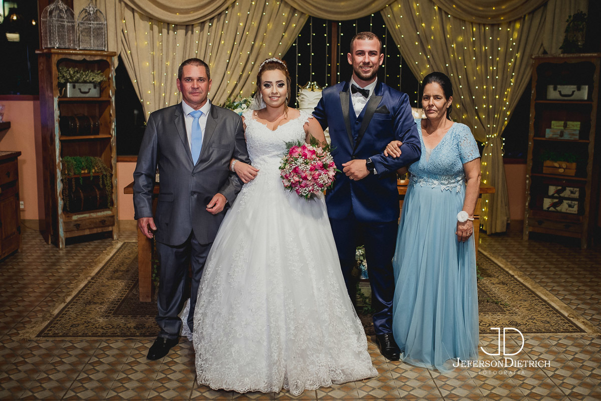 Fotografia com os padrinhos do noivo