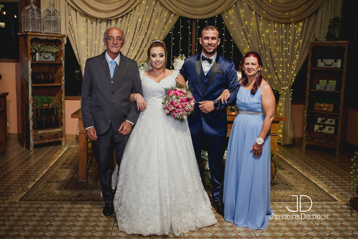 Fotografia com os padrinhos do noivo