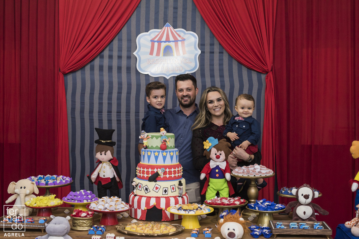 Lourenço, 5 anos e Otávio, 1 ano