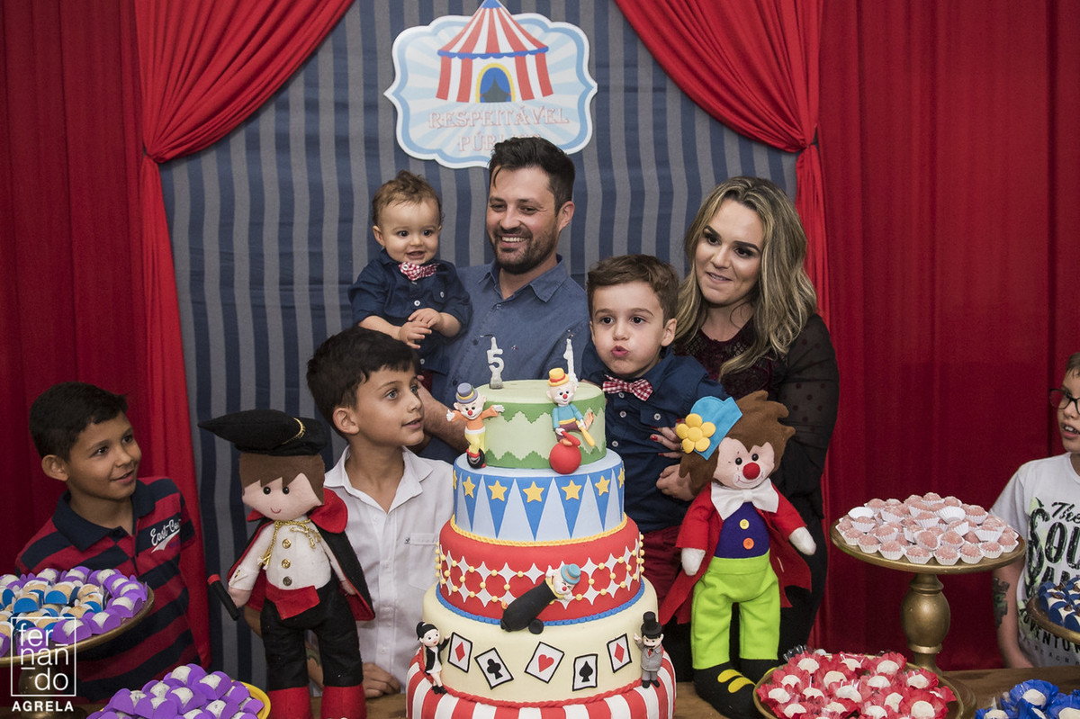 Lourenço, 5 anos e Otávio, 1 ano