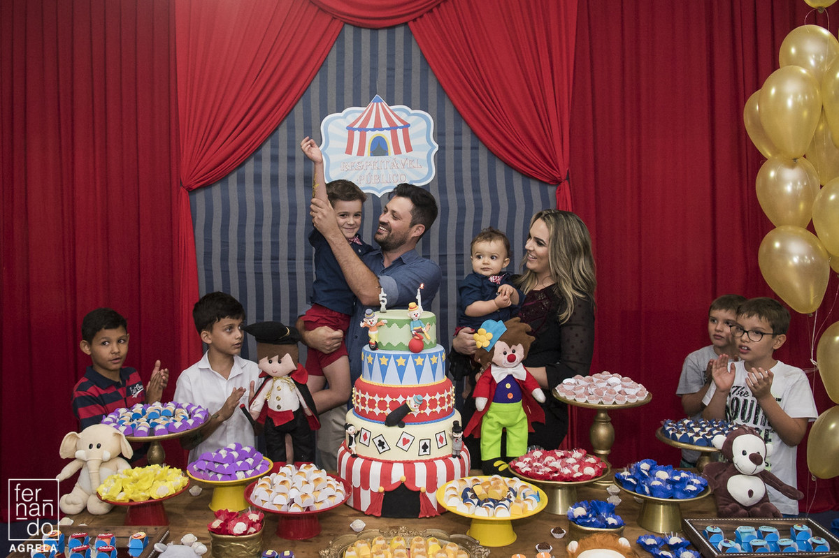 Lourenço, 5 anos e Otávio, 1 ano
