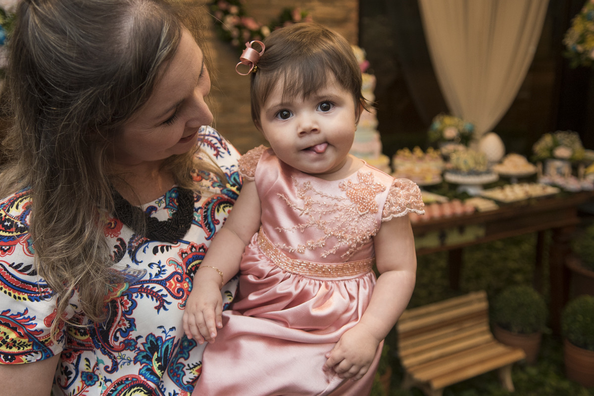 Cecília, 1 ano