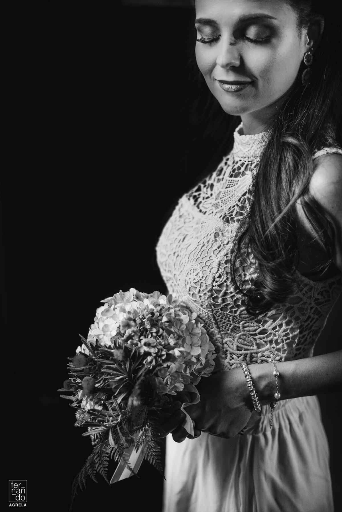 detalhe de noiva com bouquet