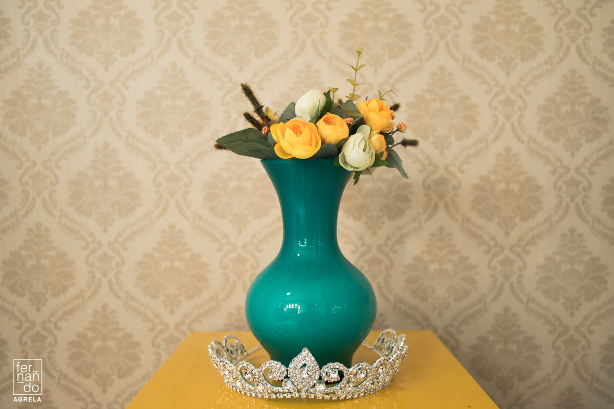 coroa da noiva e flores