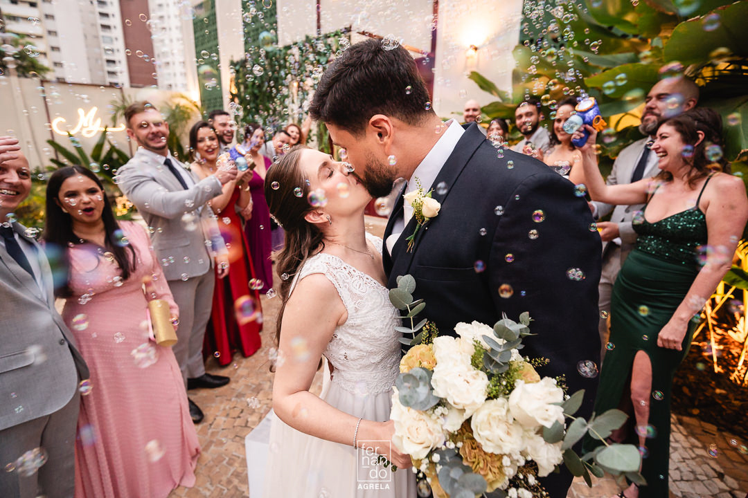 casamento-campinas-montjuic-casal-beijo