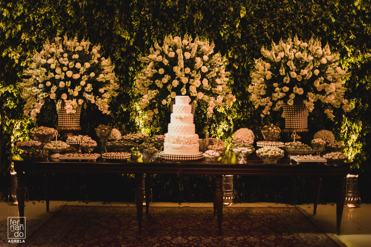 decoração e msa de bolo de casamento