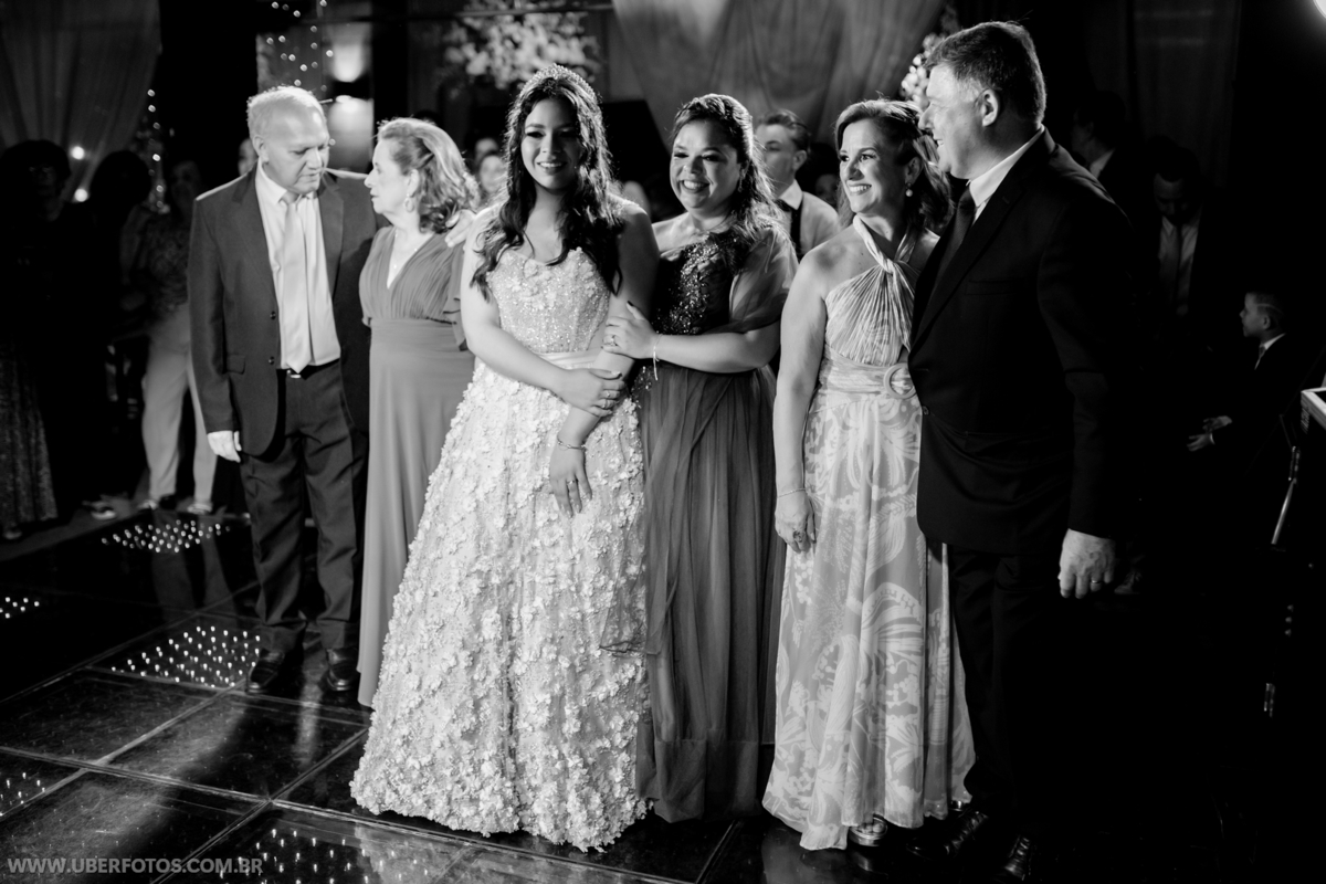 fotos em família, fotografia de debutantes com a família, salão de festa em Uberaba, salões de festa em uberaba