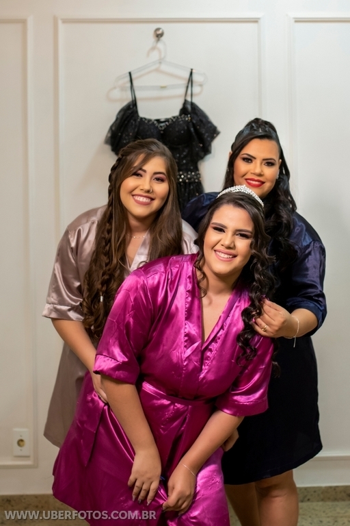 debutante com a família, foto de 15 anos, foto de evento, eventos sociais em Uberaba, eventos sociais,