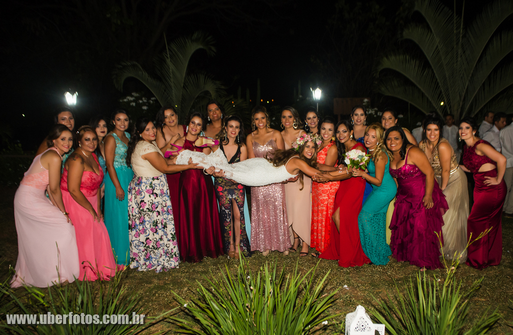 Fotos com as madrinhas Uberaba - Noiva com as madrinhas