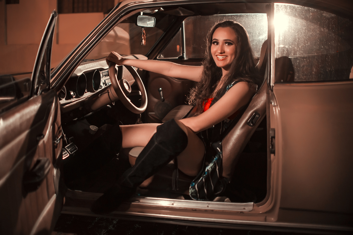 fotos em carro antigo, fotos de debutantes, ideias para fotos, estúdio fotográfico, ensaio de fotos, fotos de 15 anos, fotos de debutantes, fotos para eventos, fotógrafo de eventos, fotógrafo de festas