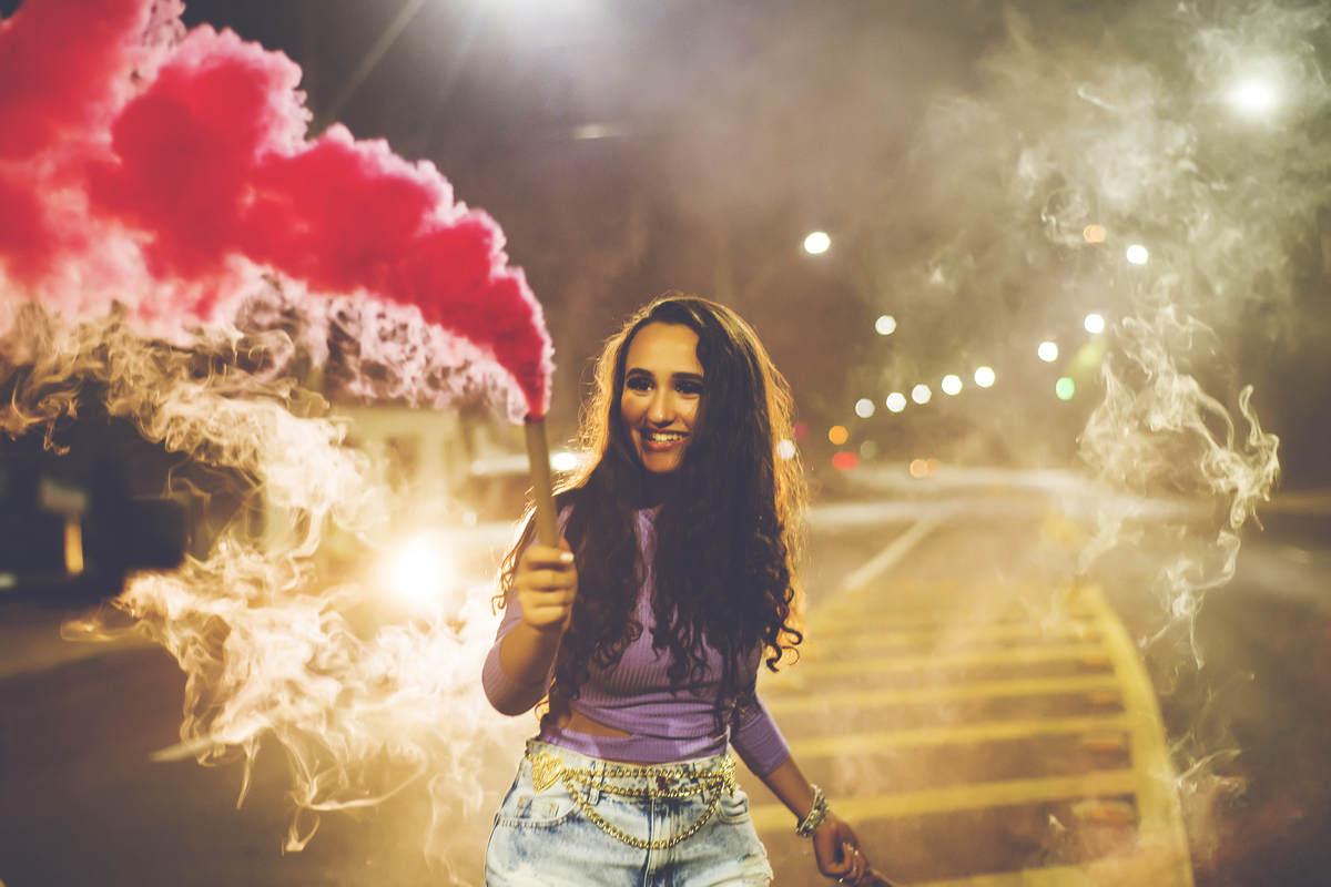 fumaça colorida para fotos, fotos de 15 anos, fotos na rua, fotos na rua em Uberaba