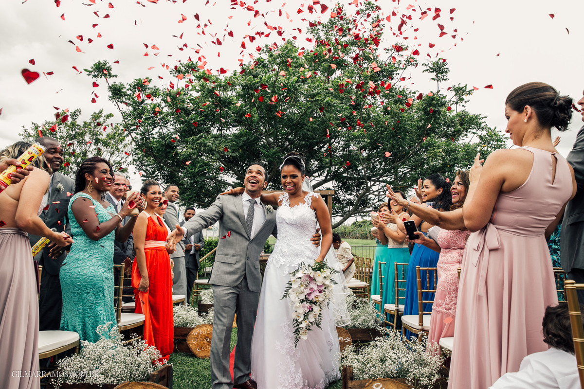 saída dos noivos - casamento - noiva e noivo - campos dos goytacazes - rj - fotografo de casamento - gilmar ramos