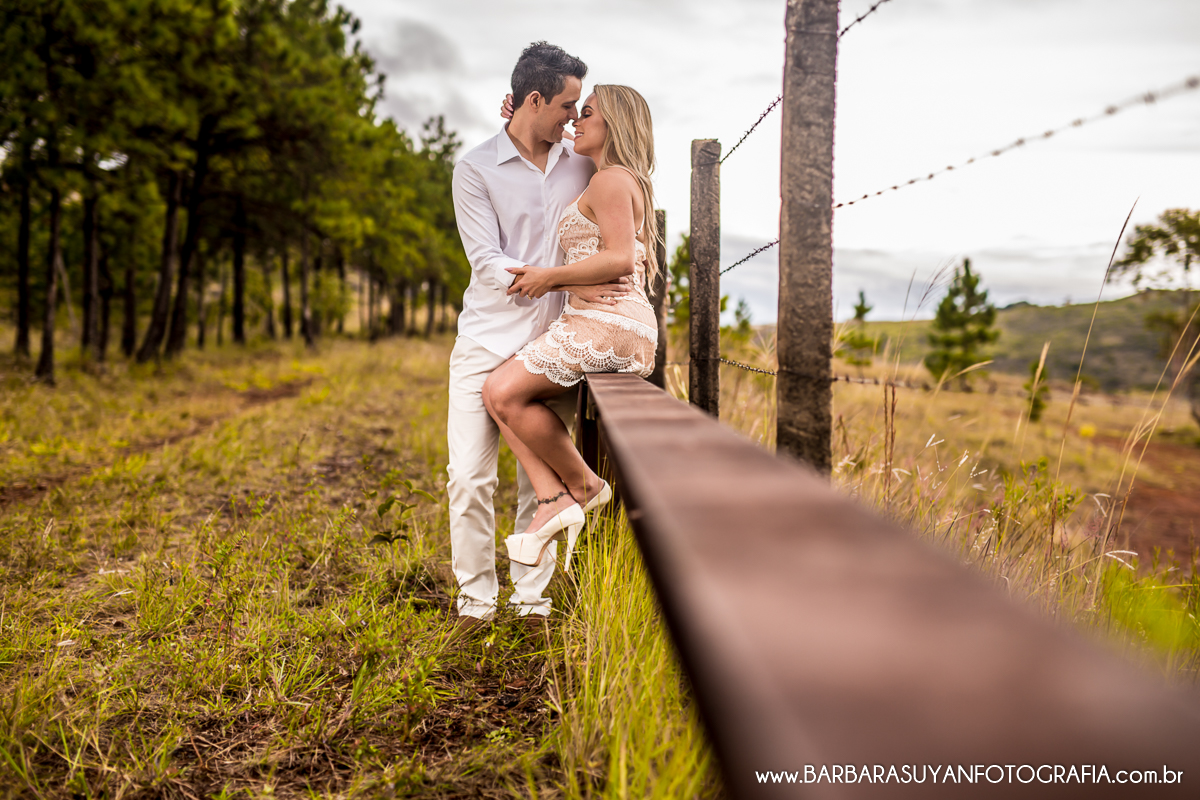 BARBARA SUYAN FOTOGRAFIA, ENSAIO CASAL PR&Eacute; CASAMENTO SAVE THE DATE  MINEIR&Atilde;O TOPO DO MUNDO  FOTOGRAFA FOTOGRAFO BH FOTOGRAFIA BH FOTOGRAFIA DE CASAMENTO