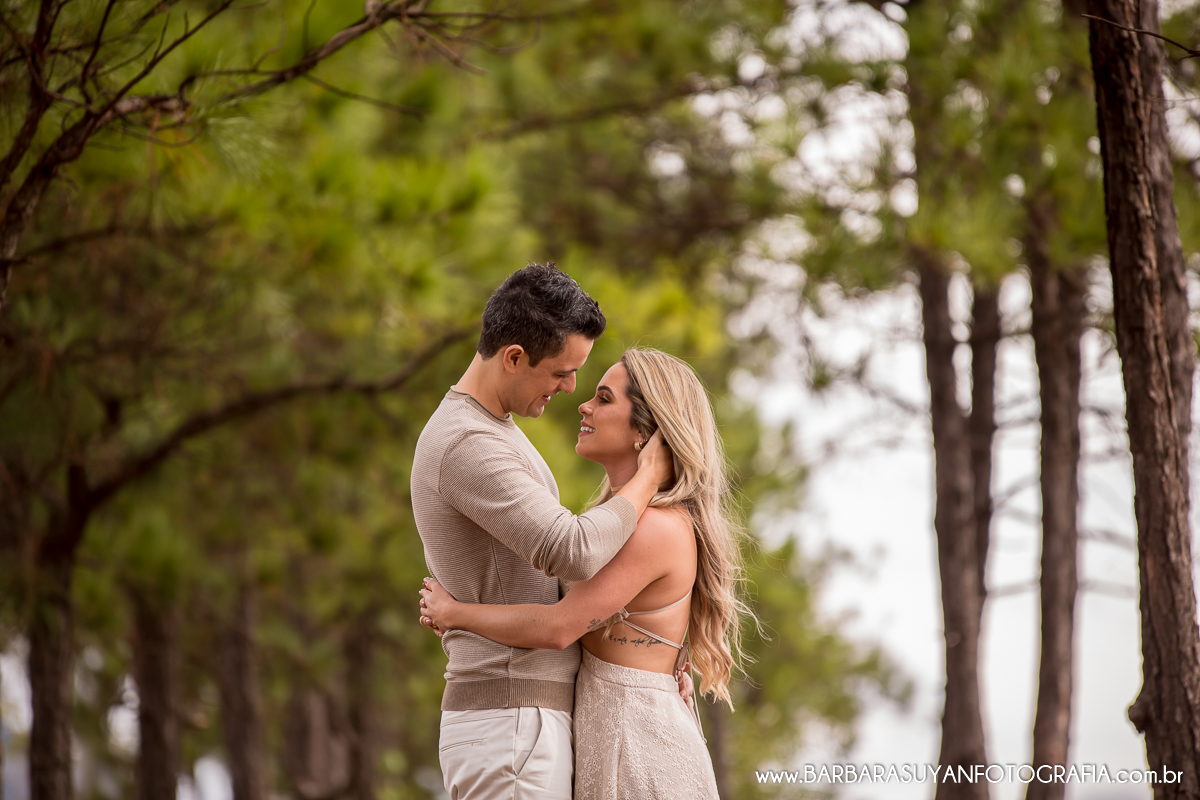 BARBARA SUYAN FOTOGRAFIA, ENSAIO CASAL PR&Eacute; CASAMENTO SAVE THE DATE  MINEIR&Atilde;O TOPO DO MUNDO  FOTOGRAFA FOTOGRAFO BH FOTOGRAFIA BH FOTOGRAFIA DE CASAMENTO
