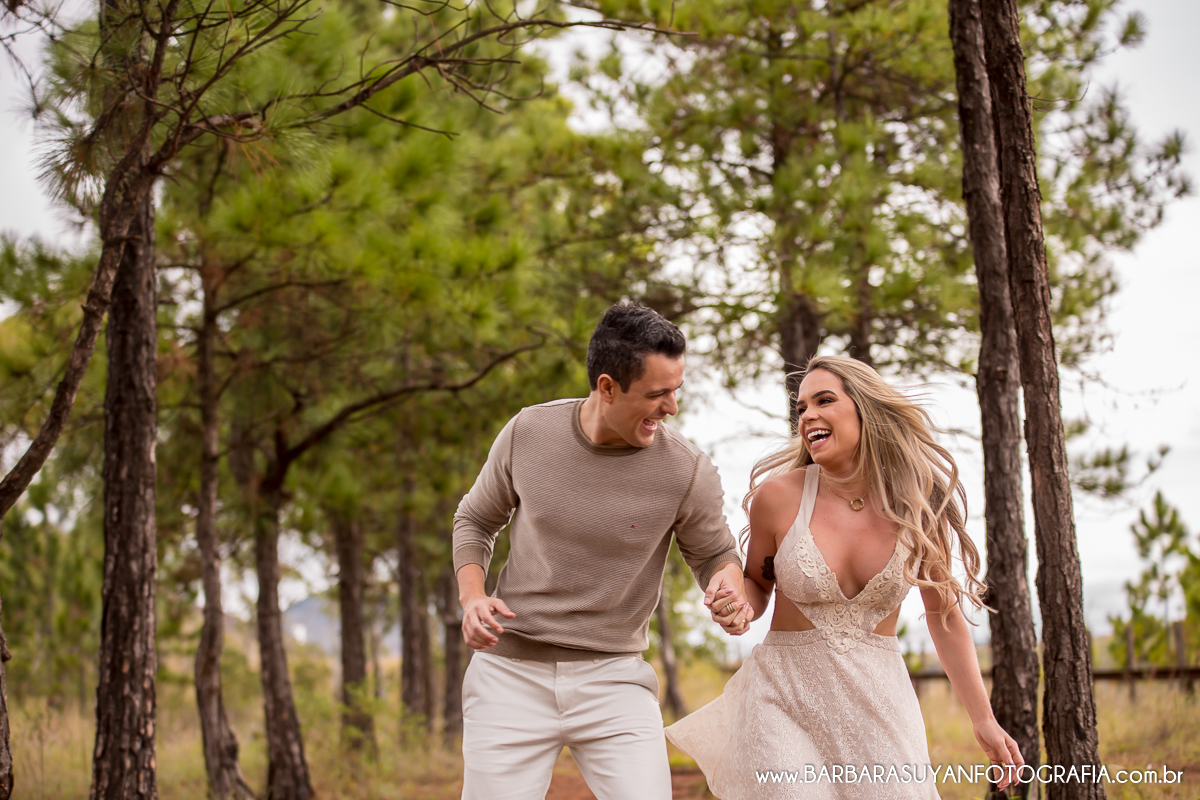 BARBARA SUYAN FOTOGRAFIA, ENSAIO CASAL PR&Eacute; CASAMENTO SAVE THE DATE  MINEIR&Atilde;O TOPO DO MUNDO  FOTOGRAFA FOTOGRAFO BH FOTOGRAFIA BH FOTOGRAFIA DE CASAMENTO