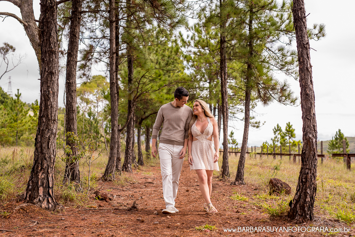 BARBARA SUYAN FOTOGRAFIA, ENSAIO CASAL PR&Eacute; CASAMENTO SAVE THE DATE  MINEIR&Atilde;O TOPO DO MUNDO  FOTOGRAFA FOTOGRAFO BH FOTOGRAFIA BH FOTOGRAFIA DE CASAMENTO