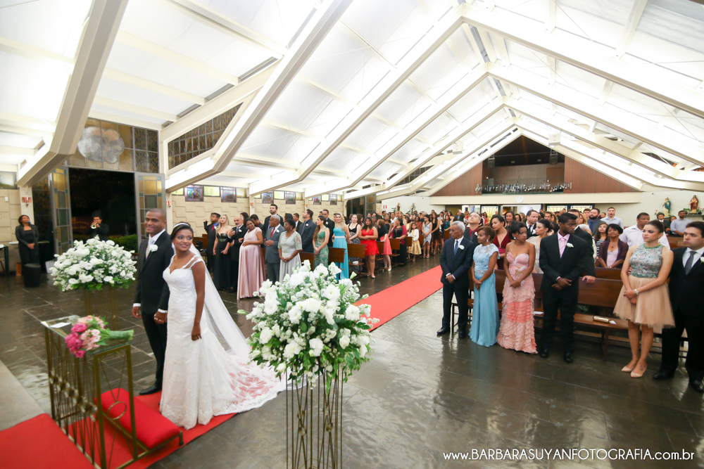 BARBARA SUYAN FOTOGRAFIA CASAMENTO BELO HORIZONTE ROSA MIRANDA BUFFET IGREJA SANTO ANTONIO MESTRE LINGUINHA CHARANGA ENSAIO CASAL WEDDING BUQUE FLORES NATURAIS ALANDERSON SILVA