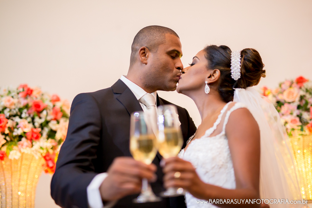 BARBARA SUYAN FOTOGRAFIA CASAMENTO BELO HORIZONTE ROSA MIRANDA BUFFET IGREJA SANTO ANTONIO MESTRE LINGUINHA CHARANGA ENSAIO CASAL WEDDING BUQUE FLORES NATURAIS ALANDERSON SILVA