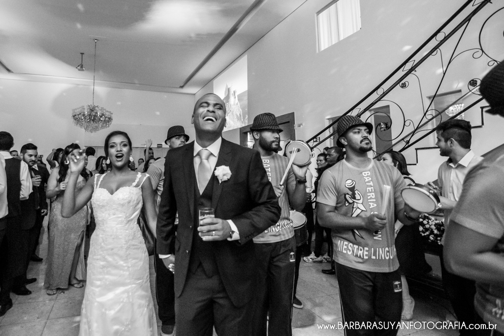 BARBARA SUYAN FOTOGRAFIA CASAMENTO BELO HORIZONTE ROSA MIRANDA BUFFET IGREJA SANTO ANTONIO MESTRE LINGUINHA CHARANGA ENSAIO CASAL WEDDING BUQUE FLORES NATURAIS ALANDERSON SILVA