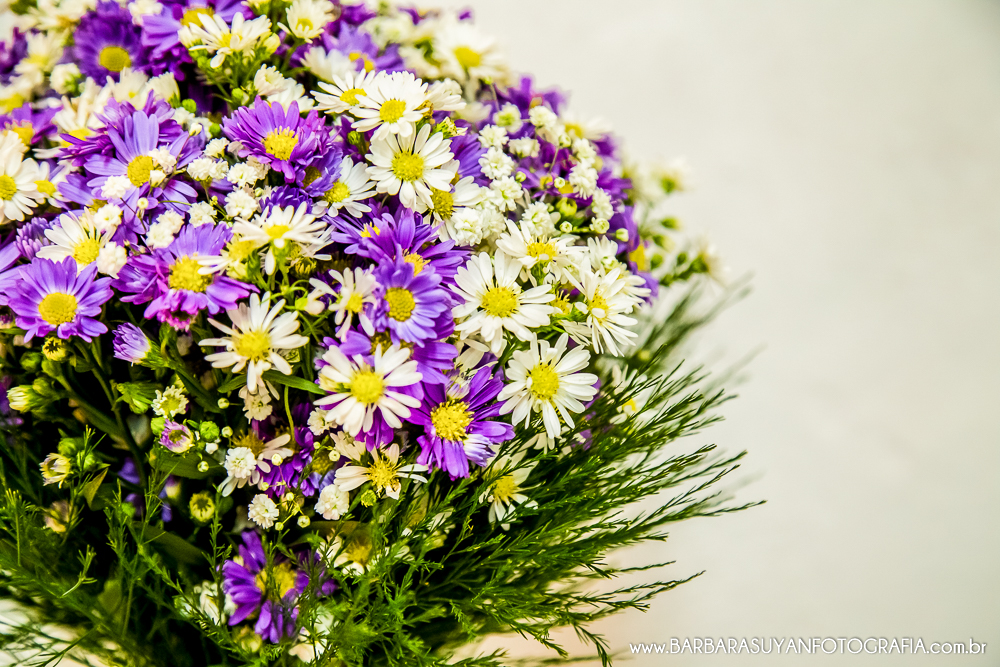 BARBARA SUYAN FOTOGRAFIA, FLORES, CASAMENTO NOVA LIMA, CONFRARIA DO HONORIO, FOTOGRAFA BH, FOTOGRAFO BH, FOTOGRAFIA BH, FOTOGRAFIA CASAMENTO BH, WEDDING, CERIMONIA MESSIANICA, VESTIDO NOIVA ALGODAO