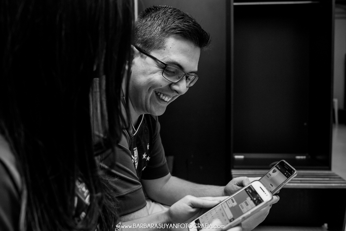 fotografia do ensaio casal pré casamento no mineirão bh