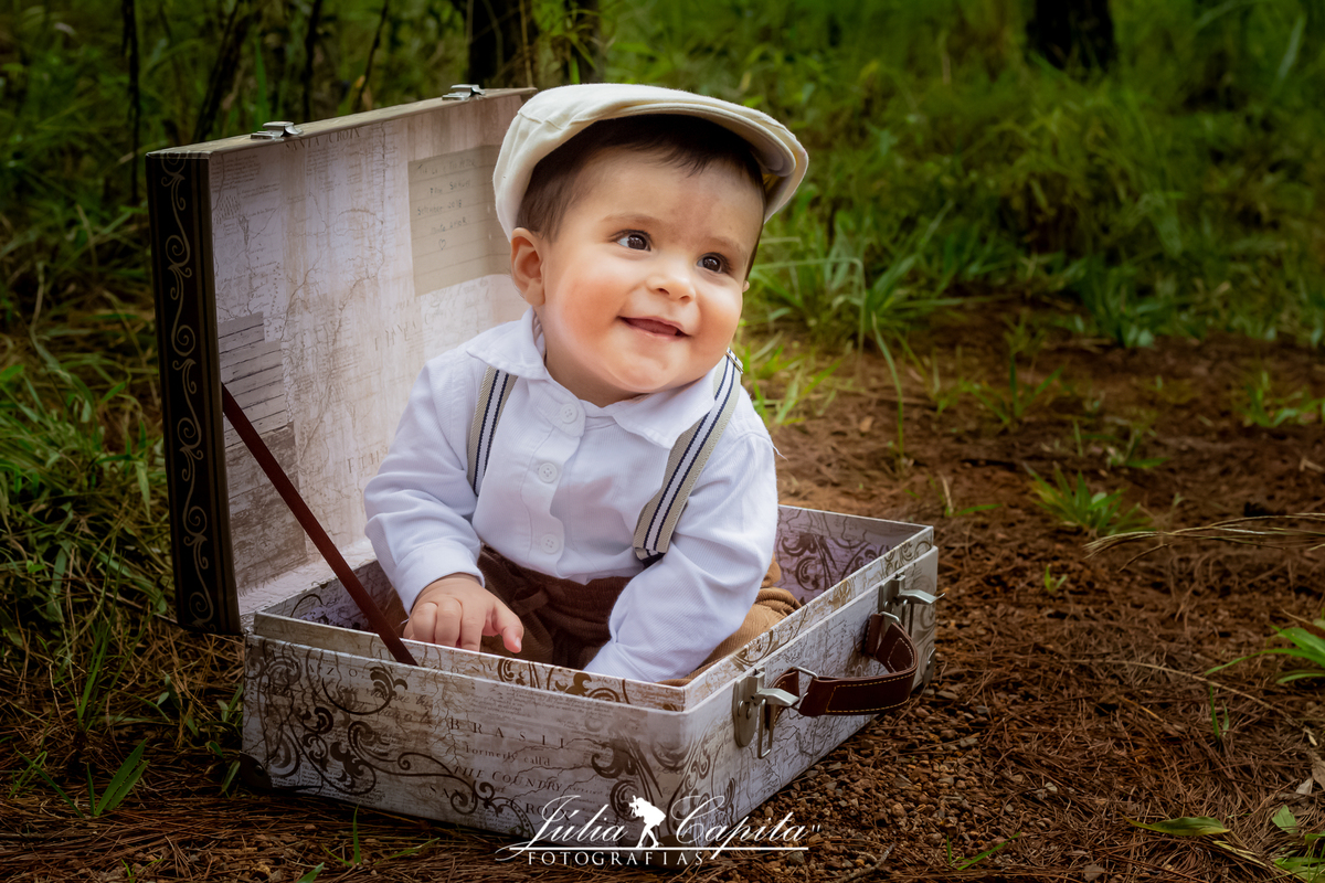 Júlia Capita Fotografias realiza ensaio smash the cake na Rampa de Vôo Livre em Poços de Caldas- MG
