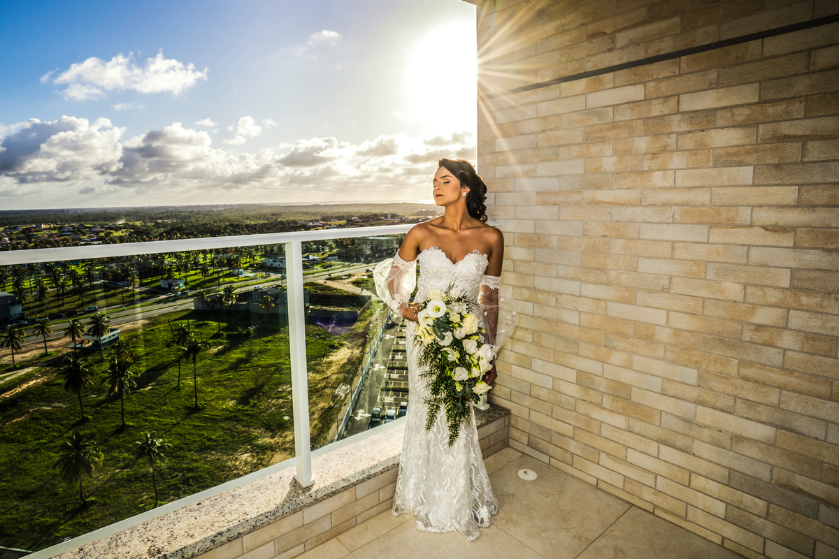 CASAMENTO PRAIANO EM SALINÓPOLIS PA NA CASA DE  RECEPÇŌES VIRIANDUBA NA PRAIA DO  ATALAIA COM MAKING OFF NO RISORT GAV , CASAMENTO NO POR DO SOL EM SALINAS BEACH PELO FOTOGRAFO PARAENSE GUI SAMPAIO, NOIVOS NA PRAIA ,VESTIDO DE NOIVA, BUQUÊ NOIVA, 