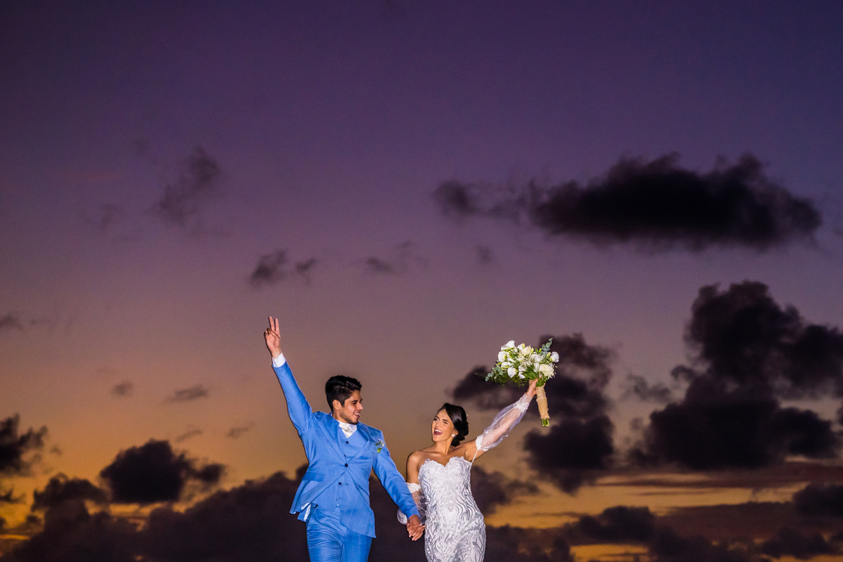 CASAMENTO PRAIANO EM SALINÓPOLIS PA NA CASA DE  RECEPÇŌES VIRIANDUBA NA PRAIA DO  ATALAIA COM MAKING OFF NO RISORT GAV , CASAMENTO NO POR DO SOL EM SALINAS BEACH PELO FOTOGRAFO PARAENSE GUI SAMPAIO, NOIVOS NA PRAIA ,VESTIDO DE NOIVA, BUQUÊ NOIVA, 