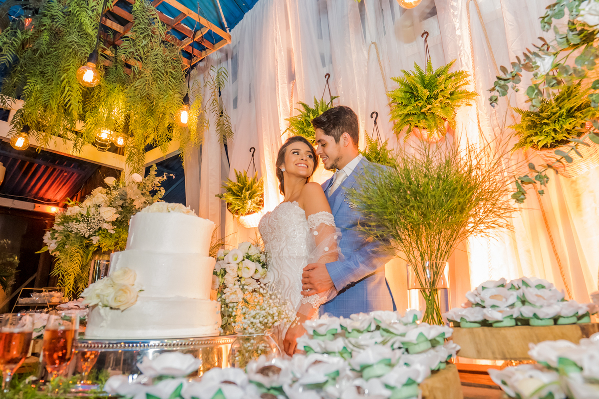 CASAMENTO PRAIANO EM SALINÓPOLIS PA NA CASA DE  RECEPÇŌES VIRIANDUBA NA PRAIA DO  ATALAIA COM MAKING OFF NO RISORT GAV , CASAMENTO NO POR DO SOL EM SALINAS BEACH PELO FOTOGRAFO PARAENSE GUI SAMPAIO, NOIVOS NA PRAIA ,VESTIDO DE NOIVA, BUQUÊ NOIVA, 