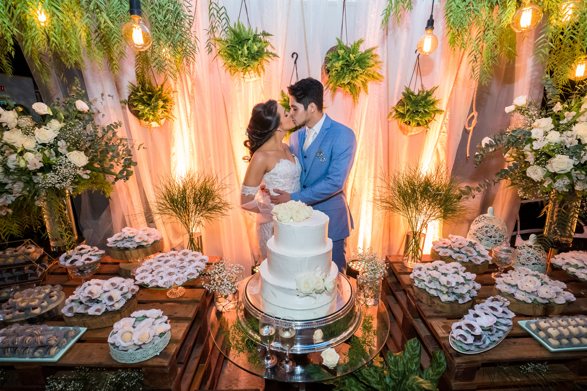 CASAMENTO PRAIANO EM SALINÓPOLIS PA NA CASA DE  RECEPÇŌES VIRIANDUBA NA PRAIA DO  ATALAIA COM MAKING OFF NO RISORT GAV , CASAMENTO NO POR DO SOL EM SALINAS BEACH PELO FOTOGRAFO PARAENSE GUI SAMPAIO, NOIVOS NA PRAIA ,VESTIDO DE NOIVA, BUQUÊ NOIVA, 