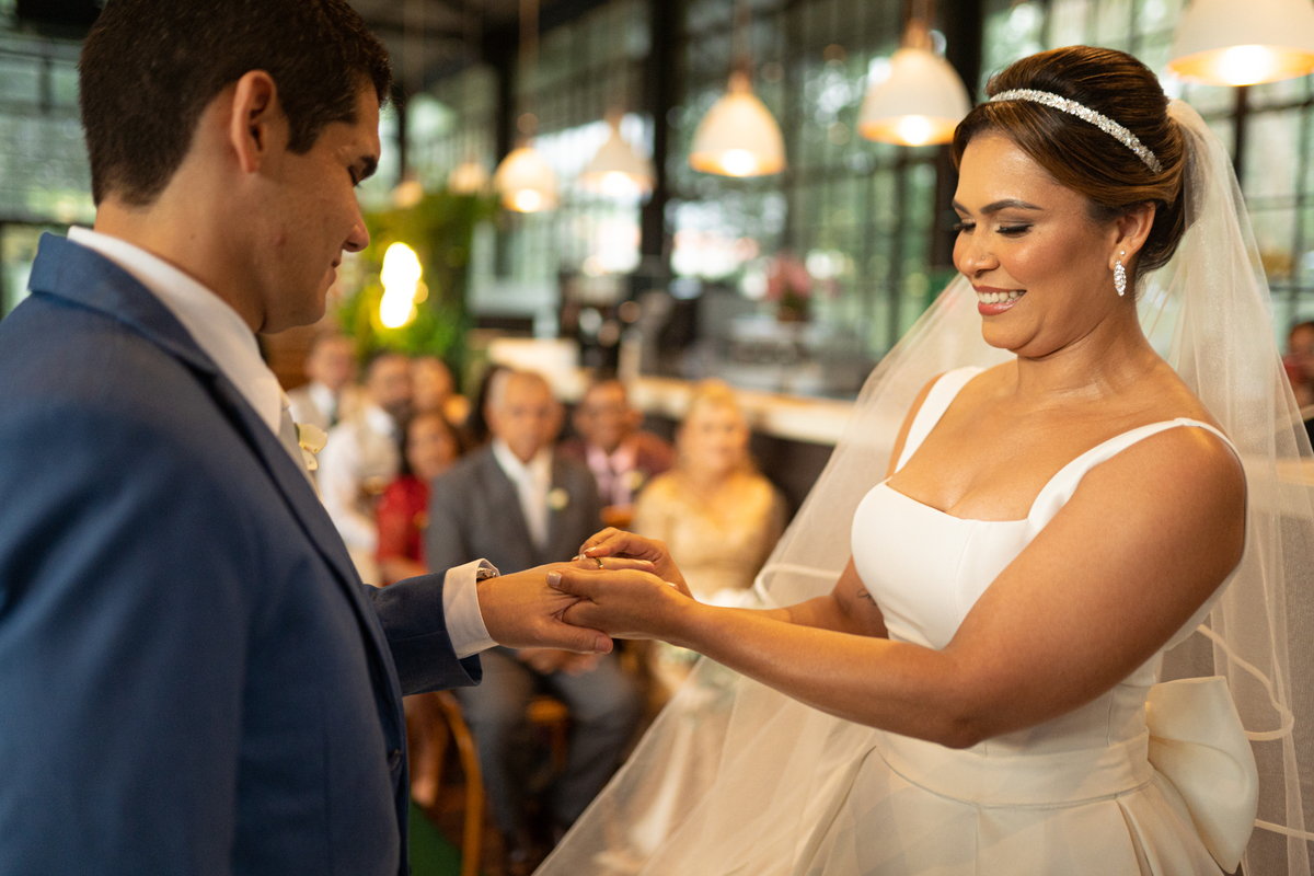 vestido de noiva ellis verline | casamento em belem no martens café | vou casar 2024 | linda festa de casamento | gui sampaio fotografo paraense de casamento | casamento no mangal das garças | | noivas paraenses | noivos belem | aliança com amor eterno