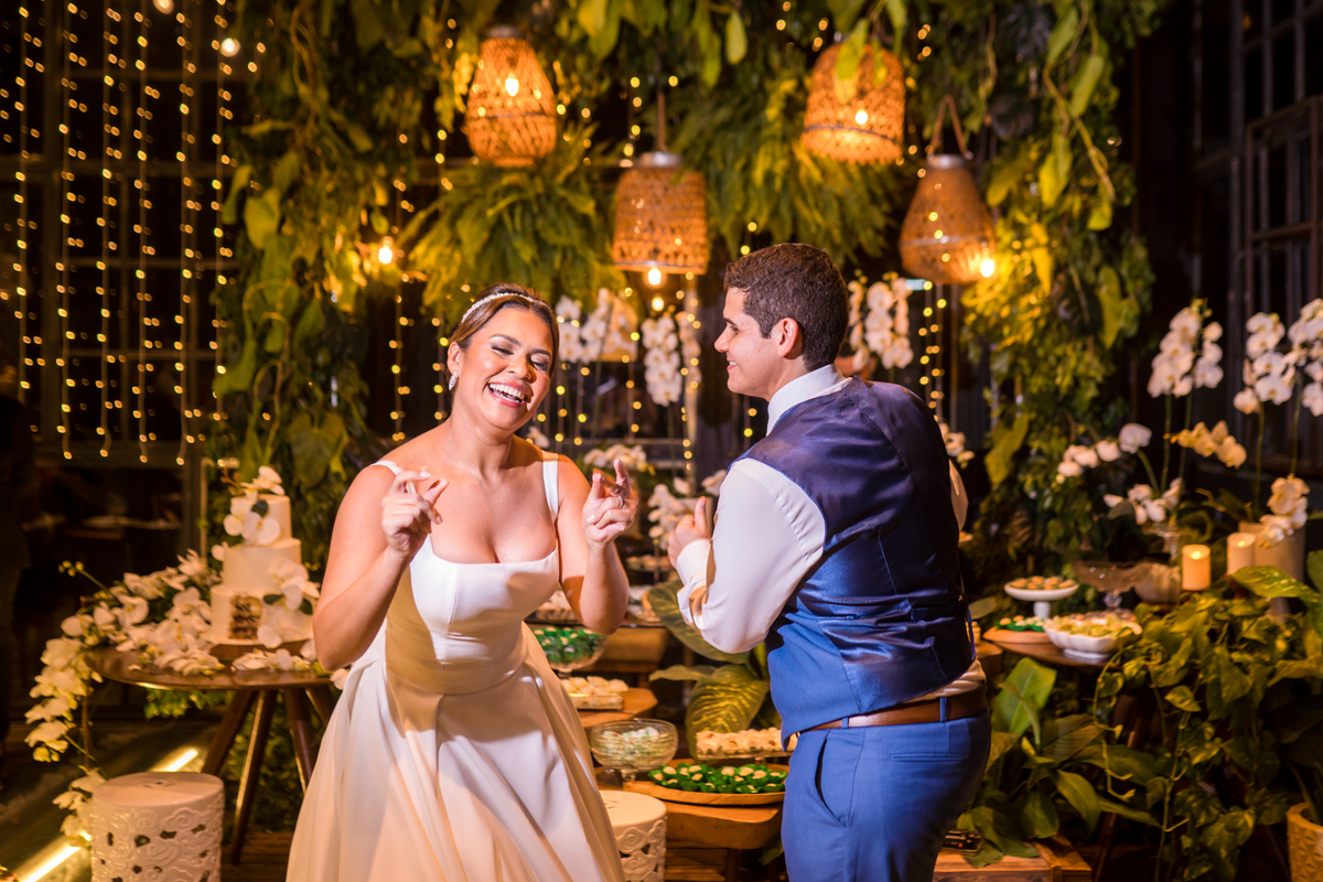 vestido de noiva ellis verline | casamento em belem no martens café | vou casar 2024 | linda festa de casamento | gui sampaio fotografo paraense de casamento | casamento no mangal das garças | | noivas paraenses | noivos belem | aliança com amor eterno