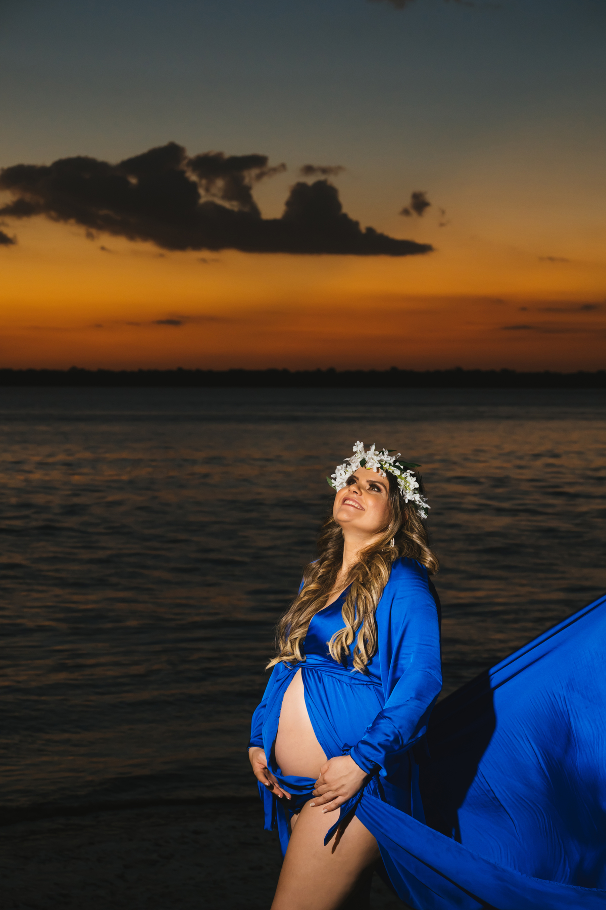 ensaio fotográfico com fotografo paraense Gui Sampaio eternizando momentos no mangal das garças em Belém de grávidos gestante no por do sol vou ter bebe com registro longo da gravides com seu marido com book externo na natureza abençoados por deus e amor