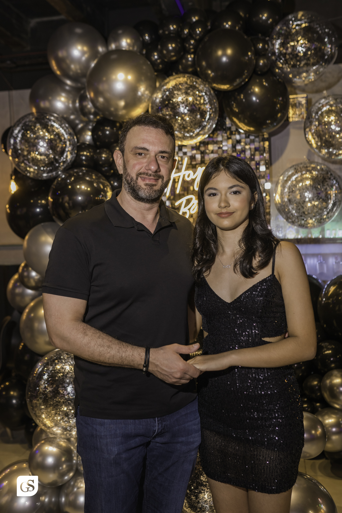 cobertura fotografica com fotógrafo paraense gui sampaio no gramophone café em belém do pará dos 13 anos da linda aniversariante comemorando com sua familia e amigos em uma festa memoravel 