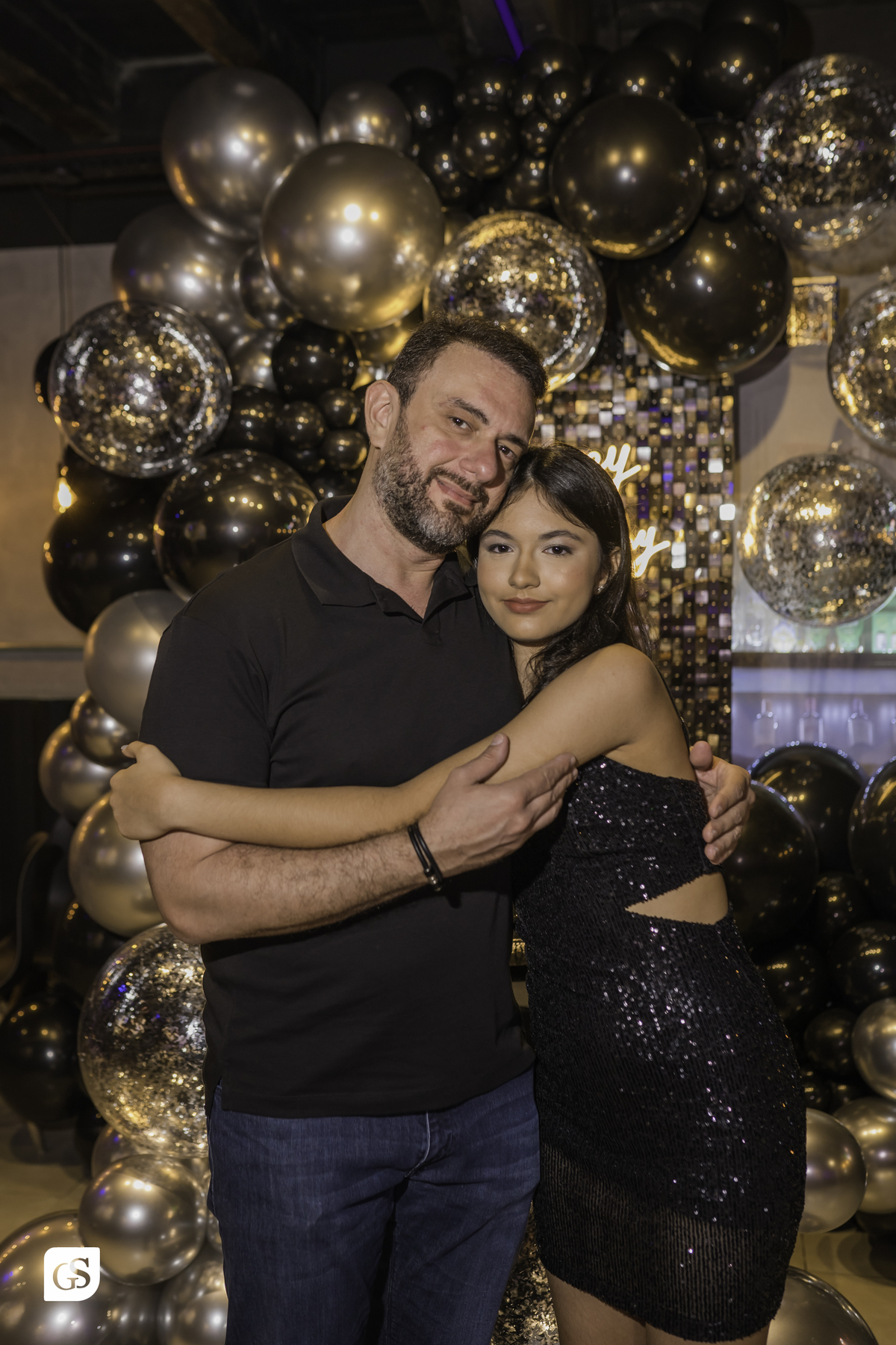 cobertura fotografica com fotógrafo paraense gui sampaio no gramophone café em belém do pará dos 13 anos da linda aniversariante comemorando com sua familia e amigos em uma festa memoravel 