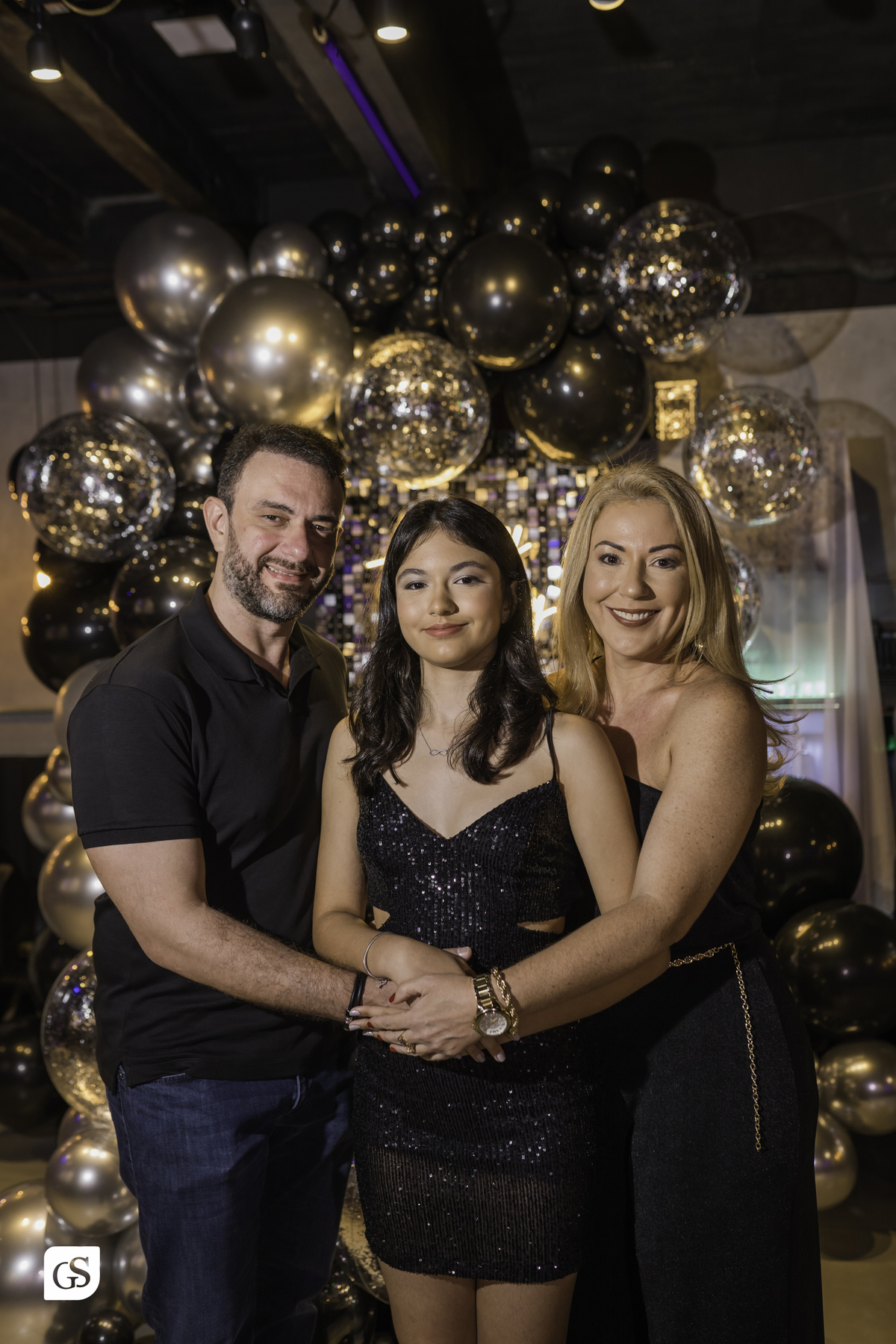 cobertura fotografica com fotógrafo paraense gui sampaio no gramophone café em belém do pará dos 13 anos da linda aniversariante comemorando com sua familia e amigos em uma festa memoravel 