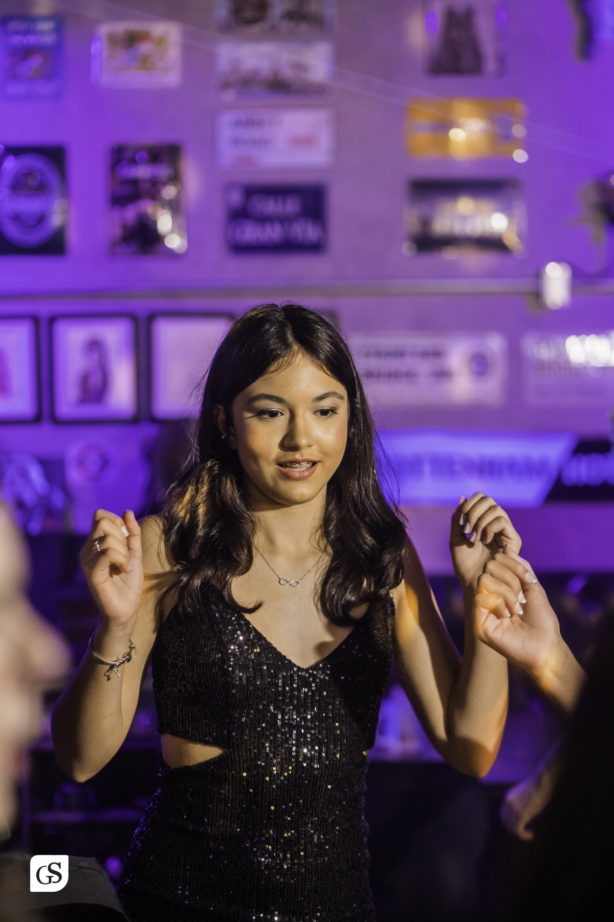 cobertura fotografica com fotógrafo paraense gui sampaio no gramophone café em belém do pará dos 13 anos da linda aniversariante comemorando com sua familia e amigos em uma festa memoravel 