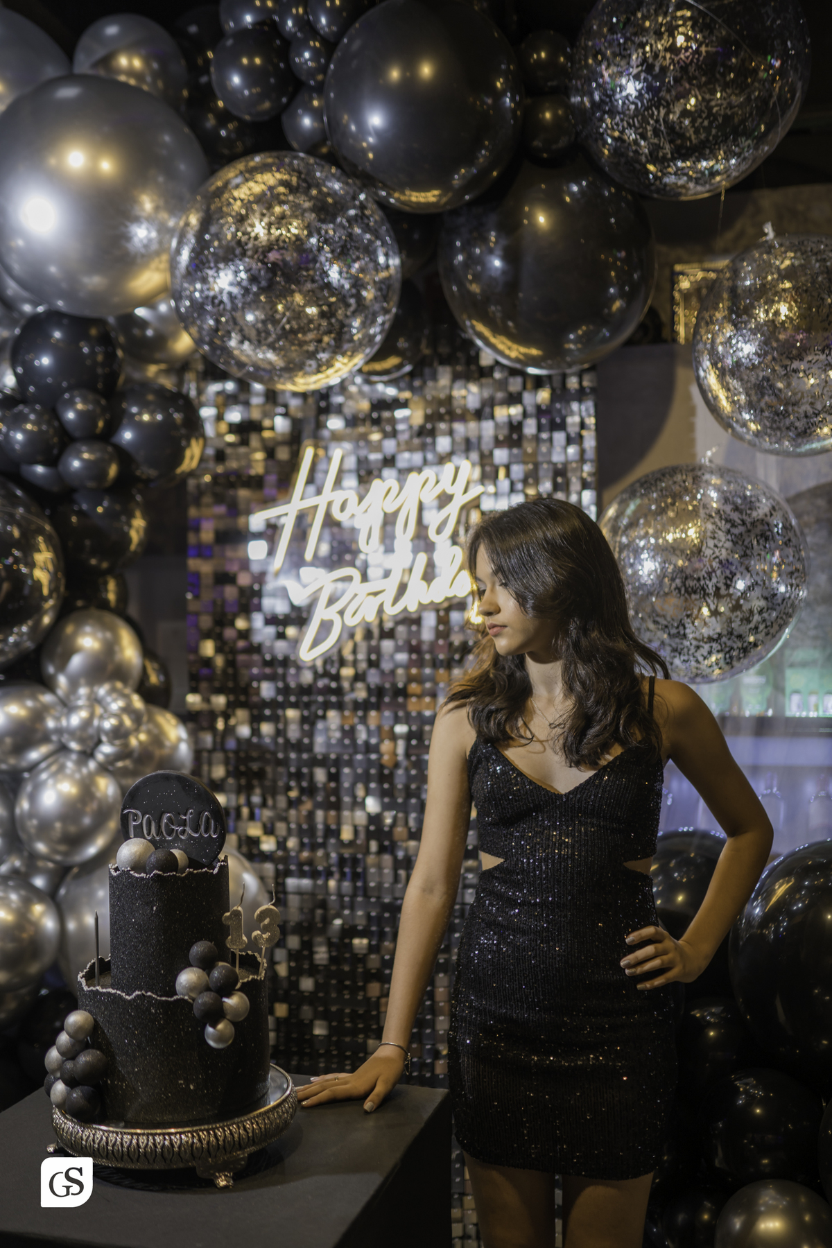 cobertura fotografica com fotógrafo paraense gui sampaio no gramophone café em belém do pará dos 13 anos da linda aniversariante comemorando com sua familia e amigos em uma festa memoravel 