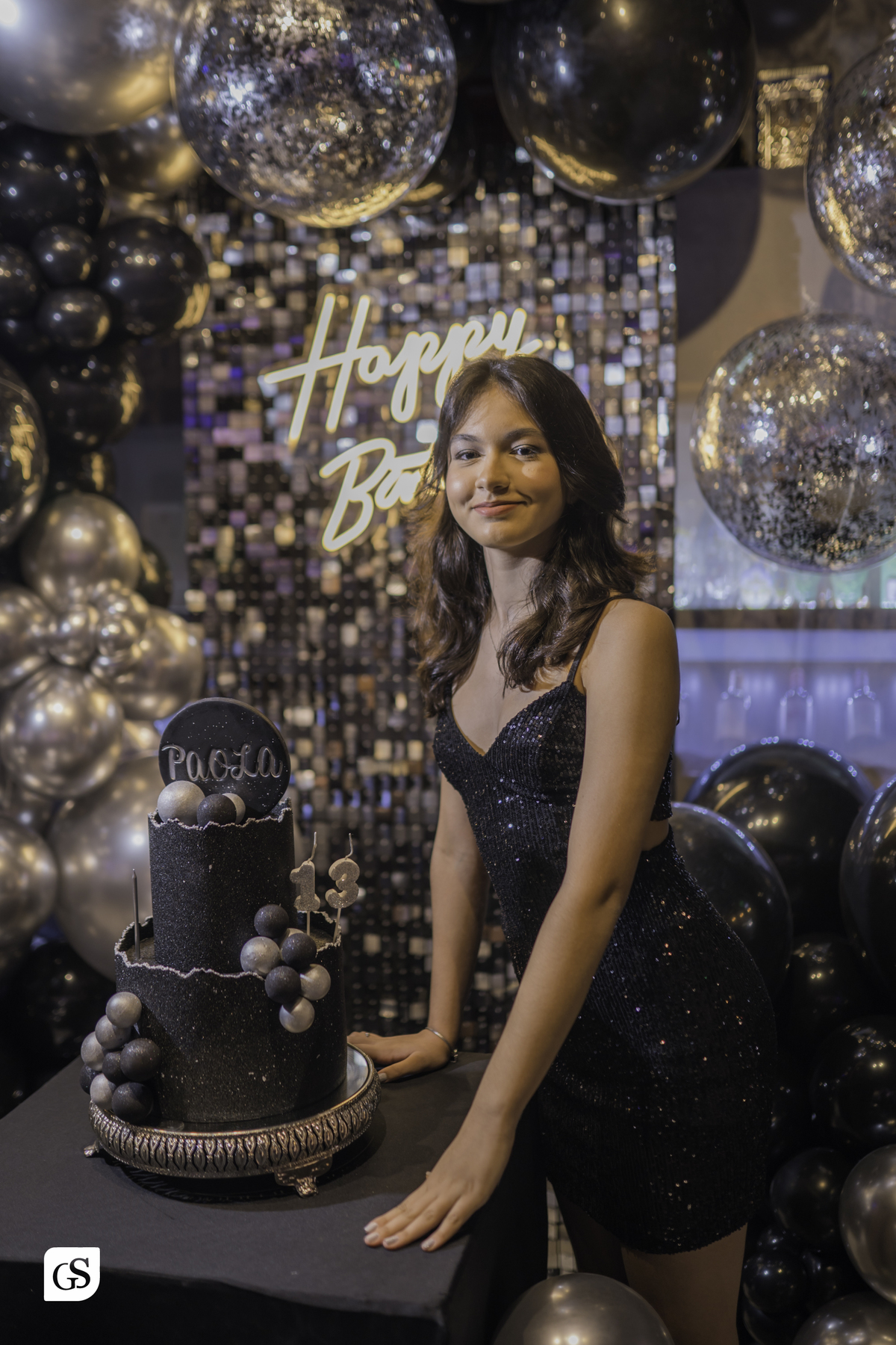 cobertura fotografica com fotógrafo paraense gui sampaio no gramophone café em belém do pará dos 13 anos da linda aniversariante comemorando com sua familia e amigos em uma festa memoravel 