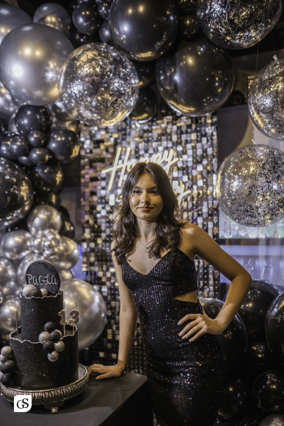 cobertura fotografica com fotógrafo paraense gui sampaio no gramophone café em belém do pará dos 13 anos da linda aniversariante comemorando com sua familia e amigos em uma festa memoravel 