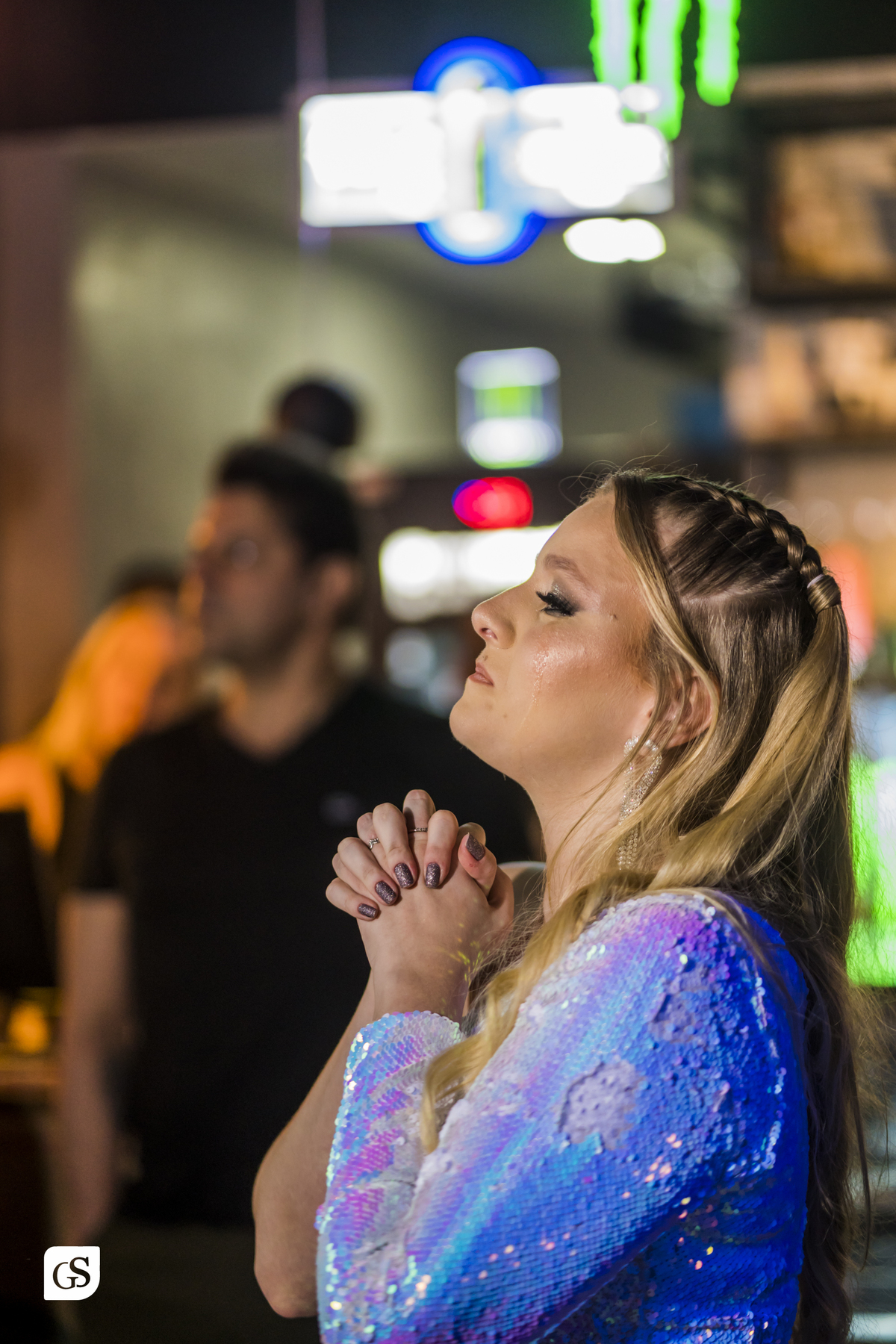 cobertura fotografica com fotógrafo paraense gui sampaio no gramophone café em belém do pará dos 20 anos da linda aniversariante comemorando com sua familia e amigos em uma festa memoravel 