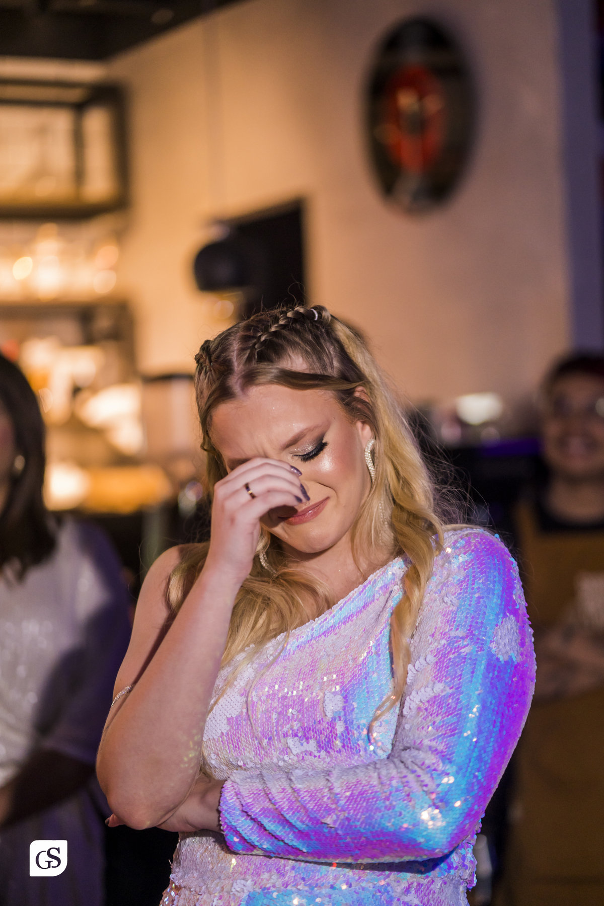 cobertura fotografica com fotógrafo paraense gui sampaio no gramophone café em belém do pará dos 20 anos da linda aniversariante comemorando com sua familia e amigos em uma festa memoravel 