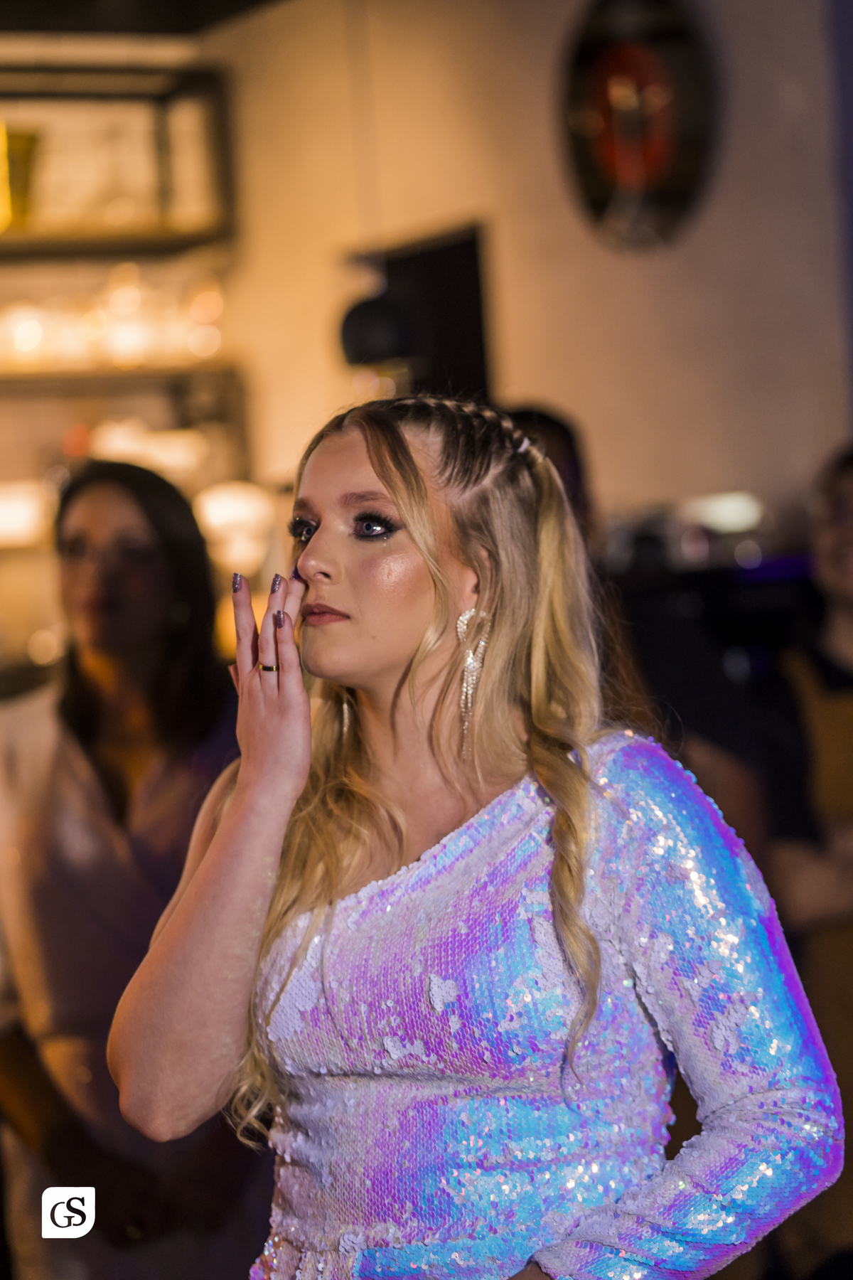 cobertura fotografica com fotógrafo paraense gui sampaio no gramophone café em belém do pará dos 20 anos da linda aniversariante comemorando com sua familia e amigos em uma festa memoravel 