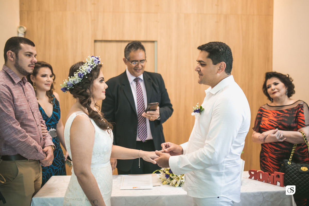 casamento civil no cartório  Belém PA momento da aliança 