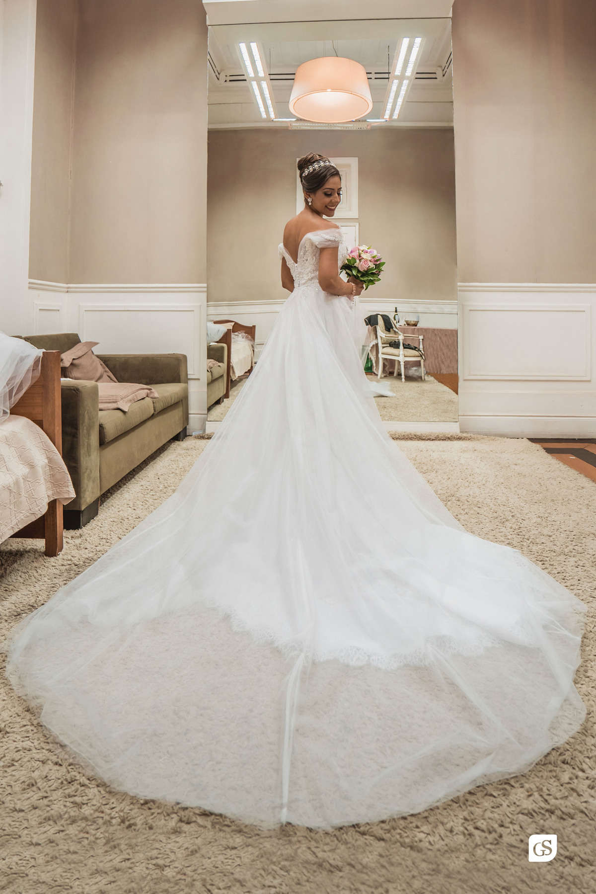 Making Off da noiva com vestido de noiva no  salão jr fiel 