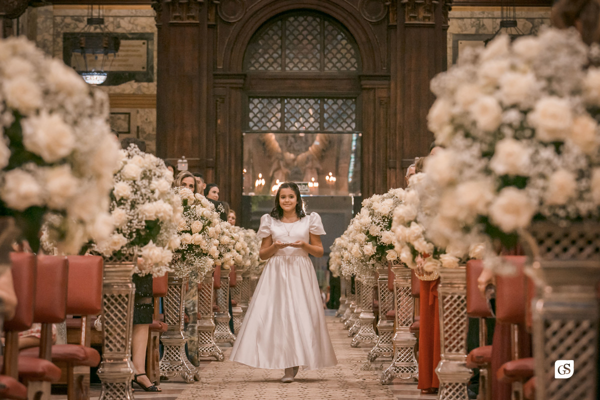 daminha entrando com aliança