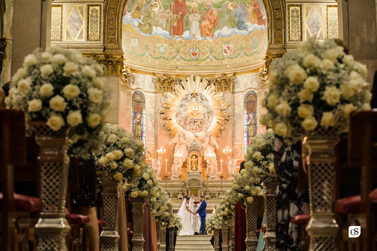 benção do padre para noivos