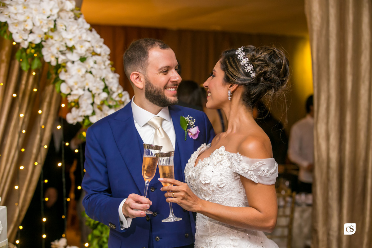 brinde dos noivos na recepção